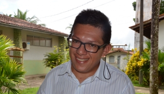 Foto: Glaber dos Santos, aluno colando do Eja | Fotógrafo: Eliseu Dias